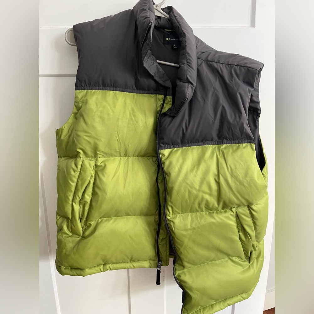 Men’s large Tek Gear Vest